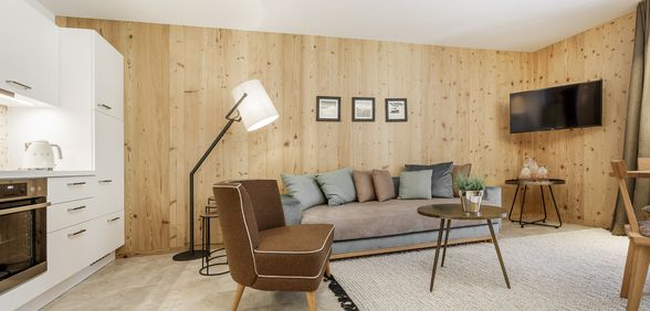 Wohn-Essbereich mit stilvollen Möbeln 